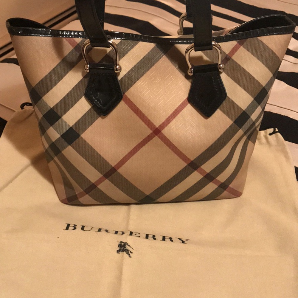 Burberry purse